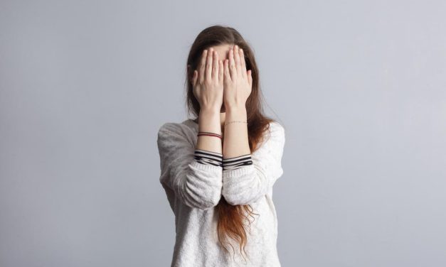 AWKWARD ENCOUNTERS: BRITS’ MOST EMBARRASSING MOMENTS REVEALED 