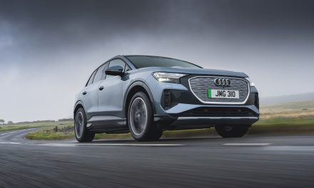 Pilot project started: Faulty car glass to be turned into new windowpanes for the Audi Q4 e-tron