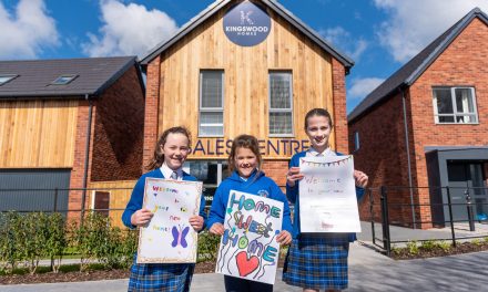 CHILDREN HELP WELCOME RESIDENTS TO NEW HOMES IN ELSWICK
