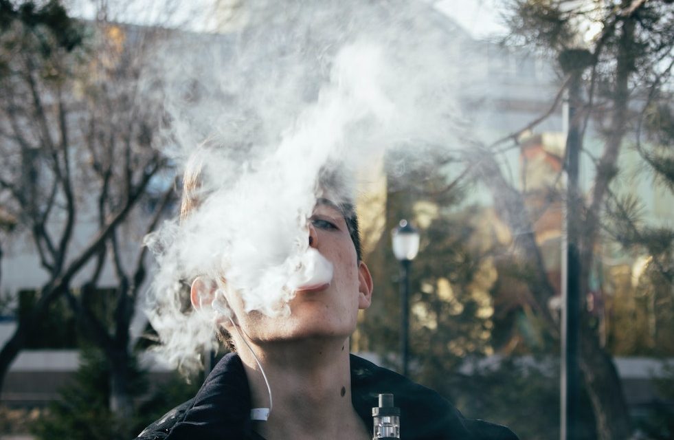 How Vaping Can Help You Quit Smoking: A Quick Guide