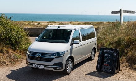 California Cleaning: Volkswagen Commercial Vehicles cleans up California beach with The 2 Minute Foundation