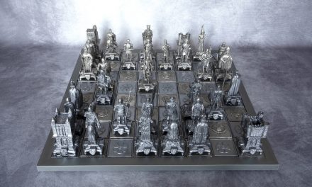 Gift feature: Collectible luxury hand-made chess set commemorates Scotland’s Battle of Bannockburn.