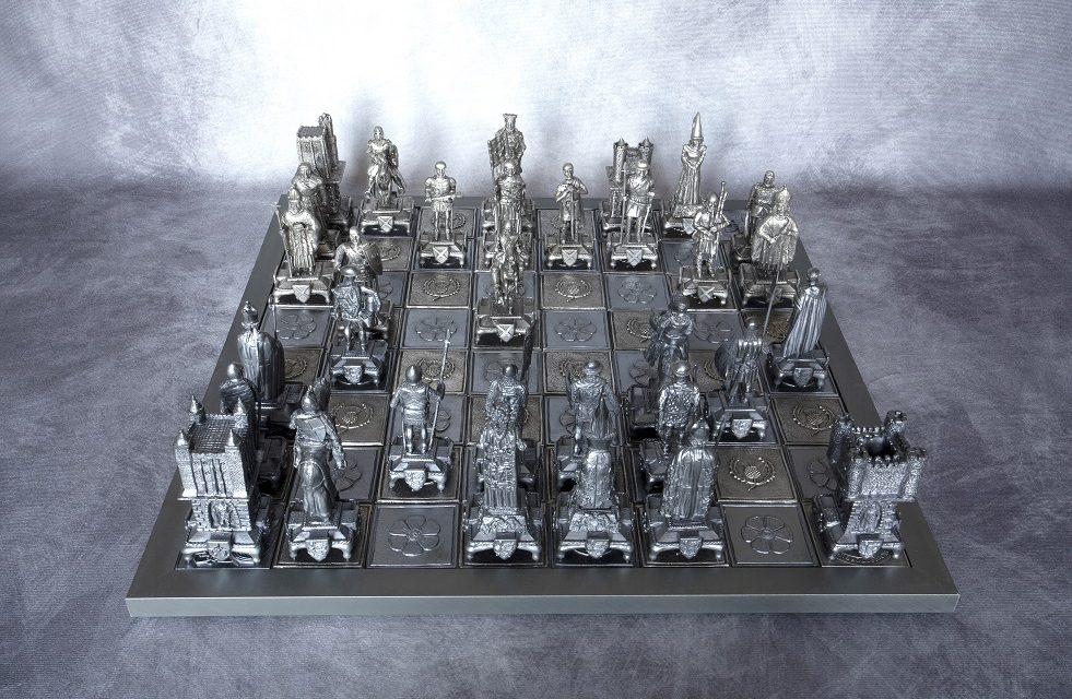 Gift feature: Collectible luxury hand-made chess set commemorates Scotland’s Battle of Bannockburn.