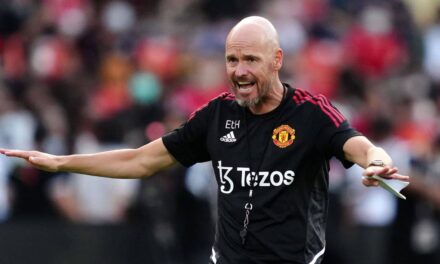 MANCHESTER UNITED FANS BACK TEN HAAG TO TAKE THEM INTO THE TOP 4