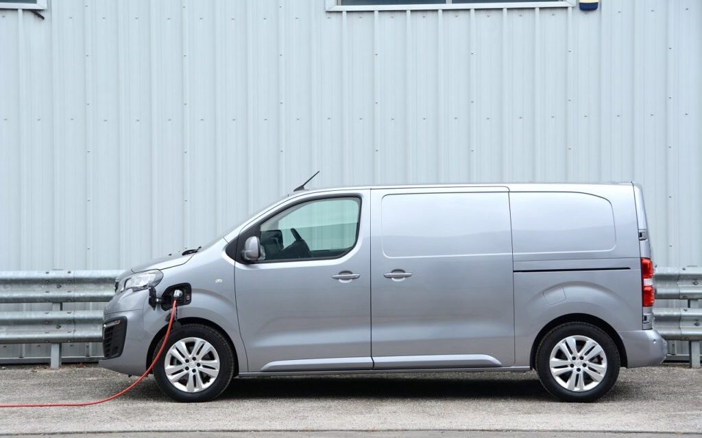 Electric Vehicles now available on FlexiHire from DriveElectric