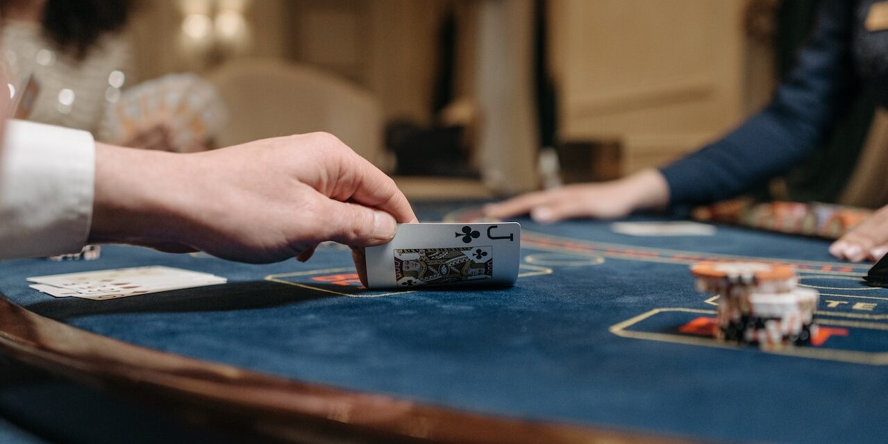 Strategies for Playing the Best Poker Hands