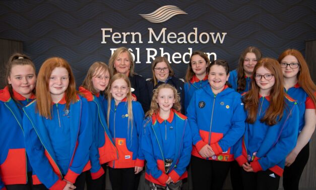 27 Girlguides go to London