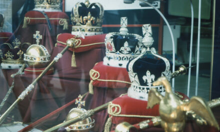Who is Line for the British Monarchy