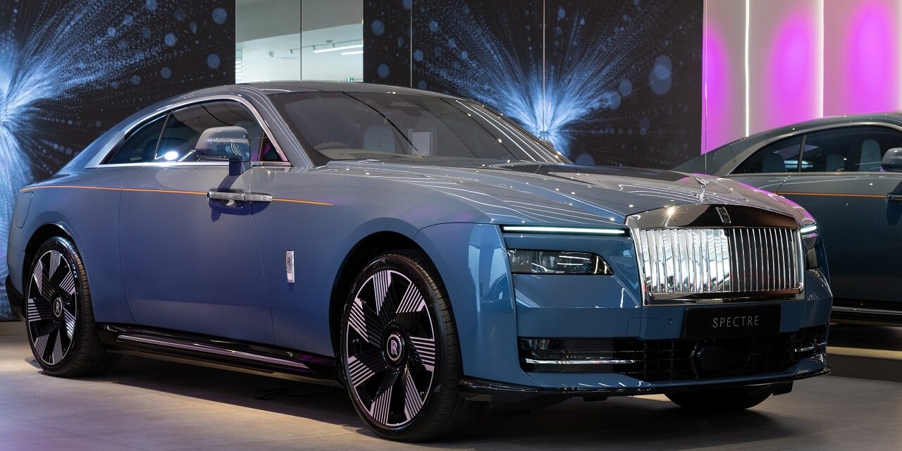 Rolls-Royce Motor Cars celebrates UK dealer premiere of Spectre