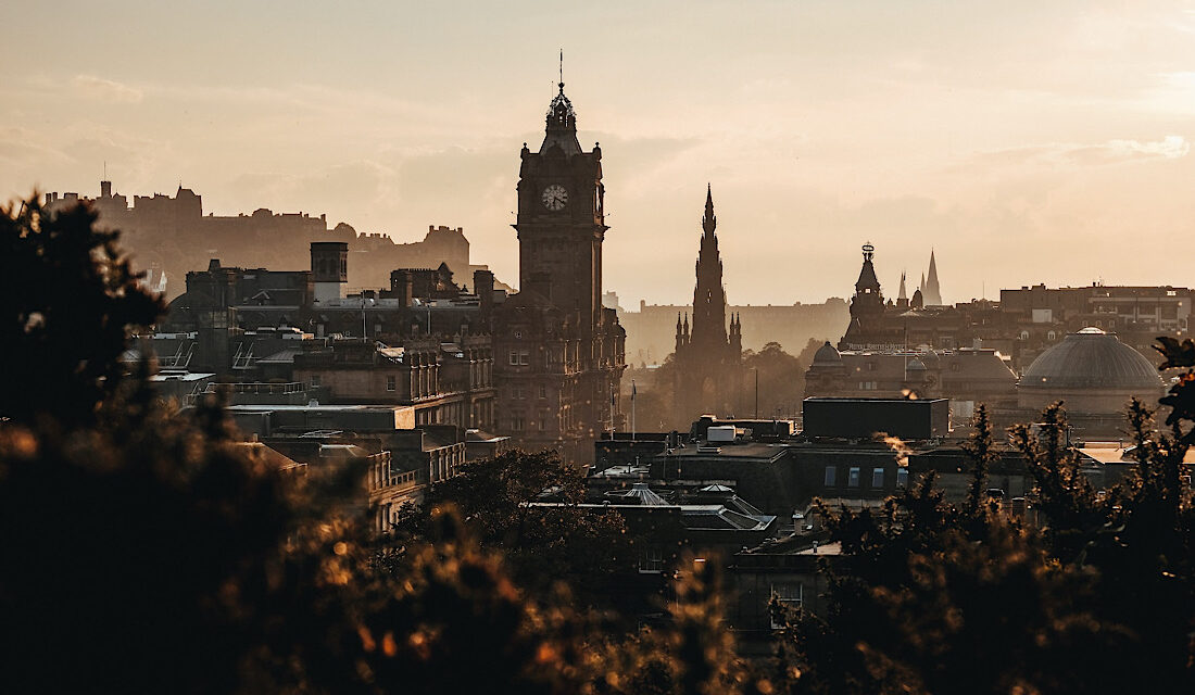 What are the best monuments to visit in Edinburgh