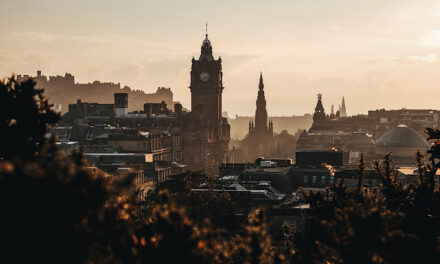 What are the best monuments to visit in Edinburgh