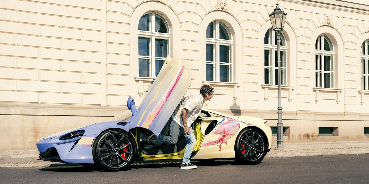 McLaren collaborates with emerging German artist Cevin Parker transforming the McLaren Artura into a work of art