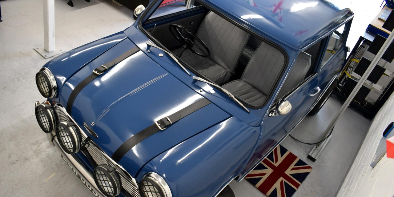 Car & Classic blows the virtual doors off: ‘Italian Job’ Mini Cooper S driving simulator goes under the Hammer