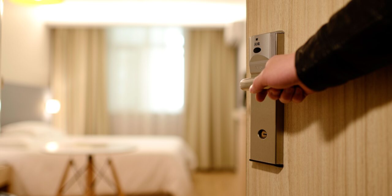 Why Hotel Slippers are an Essential Element of Guest Comfort