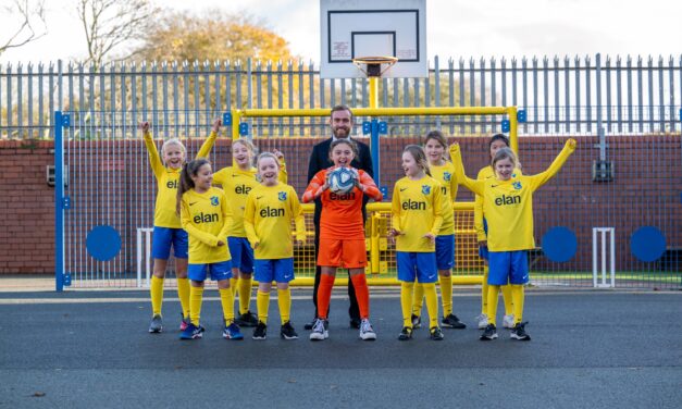 Elan Kits Out School Football Team In Southport