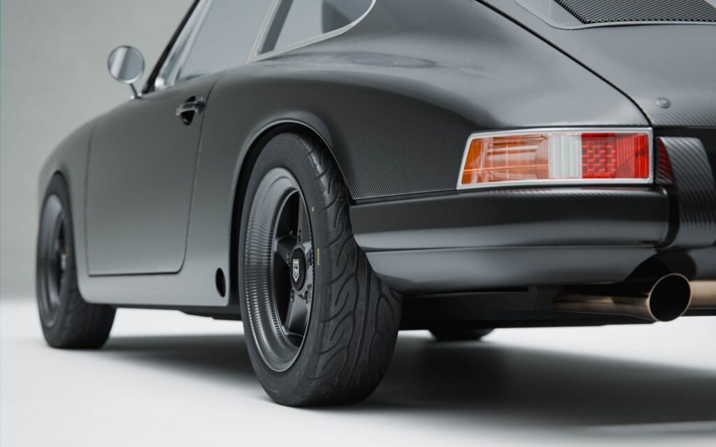 KAMManufaktur launches sub-700kg full-carbon 912c