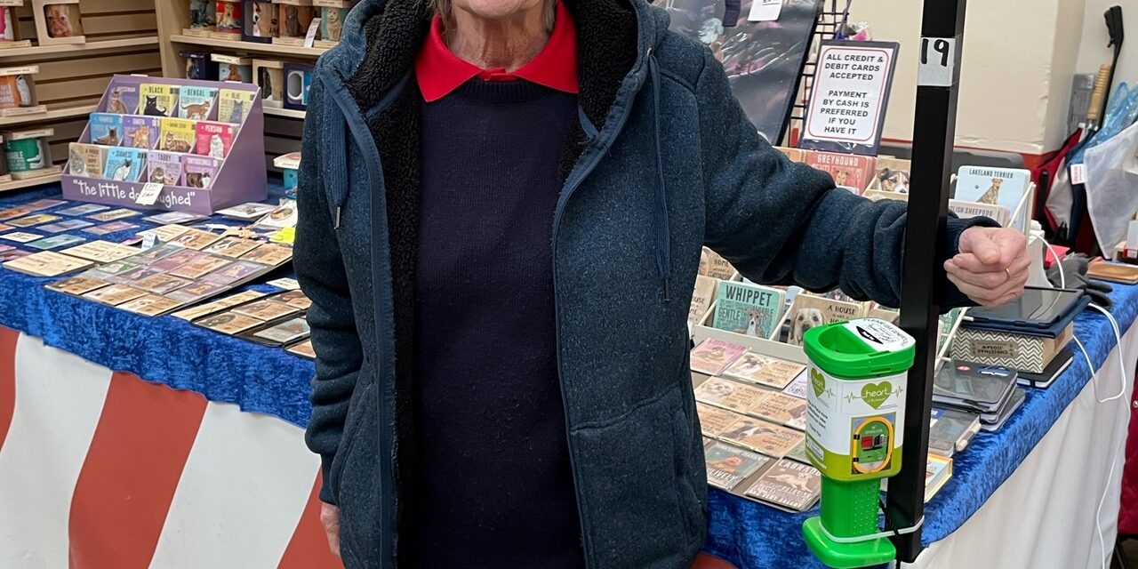 Richmond market trader funds entire public defib unit from her market stall