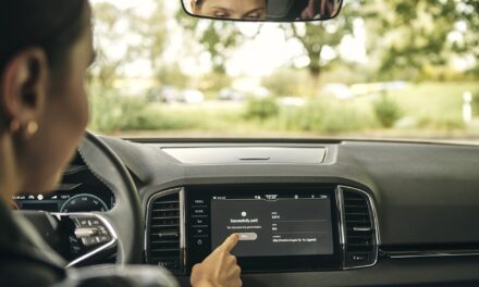 Škoda partners with Parkopedia to introduce convenient in-car payments with new Pay to Fuel service