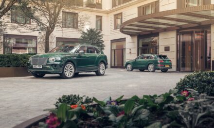Bespoke Bentayga Hybrids for the Peninsula London