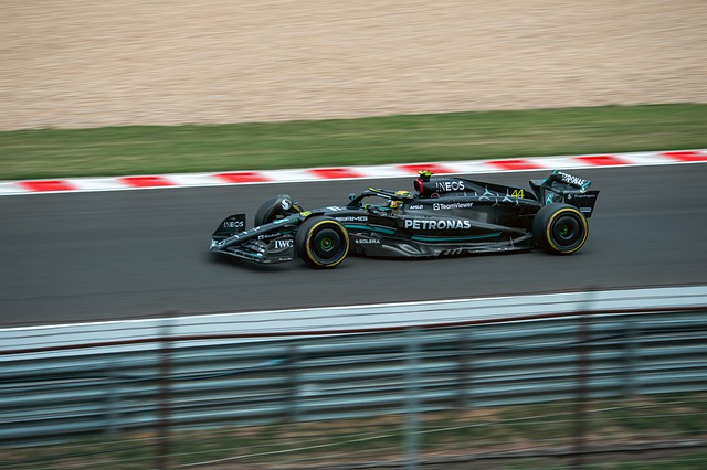 Does Lewis Hamilton have a chance of winning the world championship in 2024