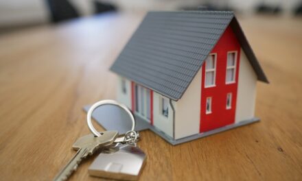 Is 2024 the Year to Buy a House? Insights into the UK Housing Market and Mortgage Rates