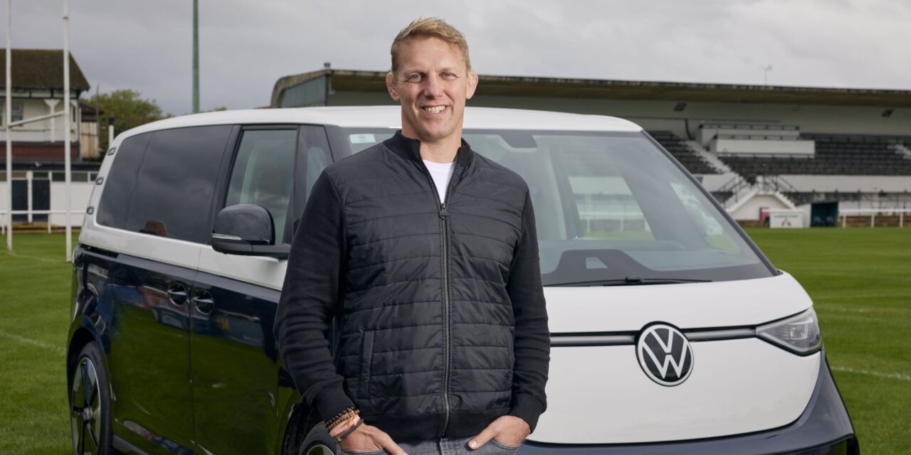 Room for scrum more? Rugby stars reunite in seven-seat trip down memory lane