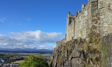 Exploring the World of Outlander: A Tale of Time, Love, and War