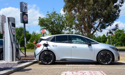 Electric car sales to increase to 440,000 in 2025, but still missing UK industry target