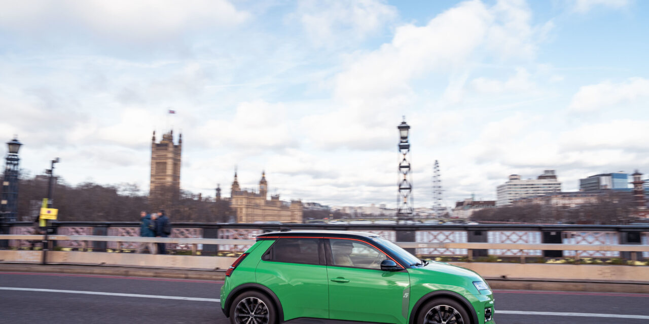 Renault 5 orders open – with up to three years free servicing available for R Pass customers buying on finance
