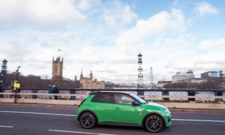 Renault 5 orders open – with up to three years free servicing available for R Pass customers buying on finance