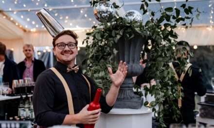 Tips for choosing the best mobile bar for your corporate event.