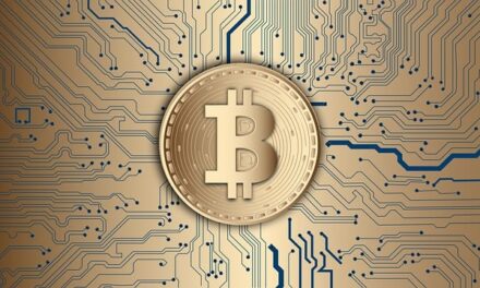 Bitcoin Faces Market Volatility Amid Tech Selloff and Political Developments