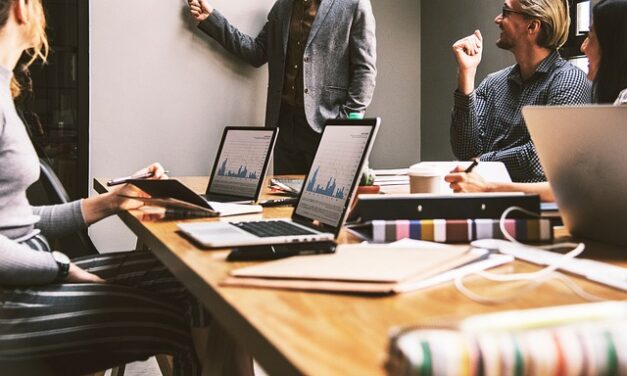 Lowering the tax burden is key to boosting confidence say small businesses  – whilst a hiring freeze is the most likely consequence of falling confidence