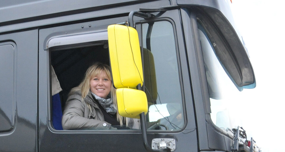 Last minute supercar, HGV and off-road driving experiences available for Mother’s Day