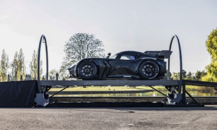 World first: McMurtry Spéirling hypercar drives upside down from stationary