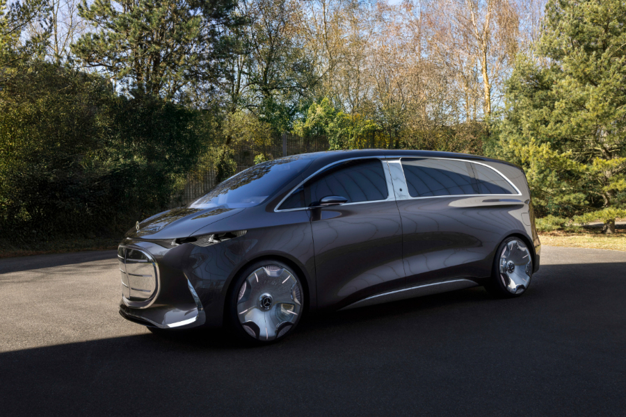 Dawn of a new era: the Vision V provides a glimpse of a new segment of luxury limousines