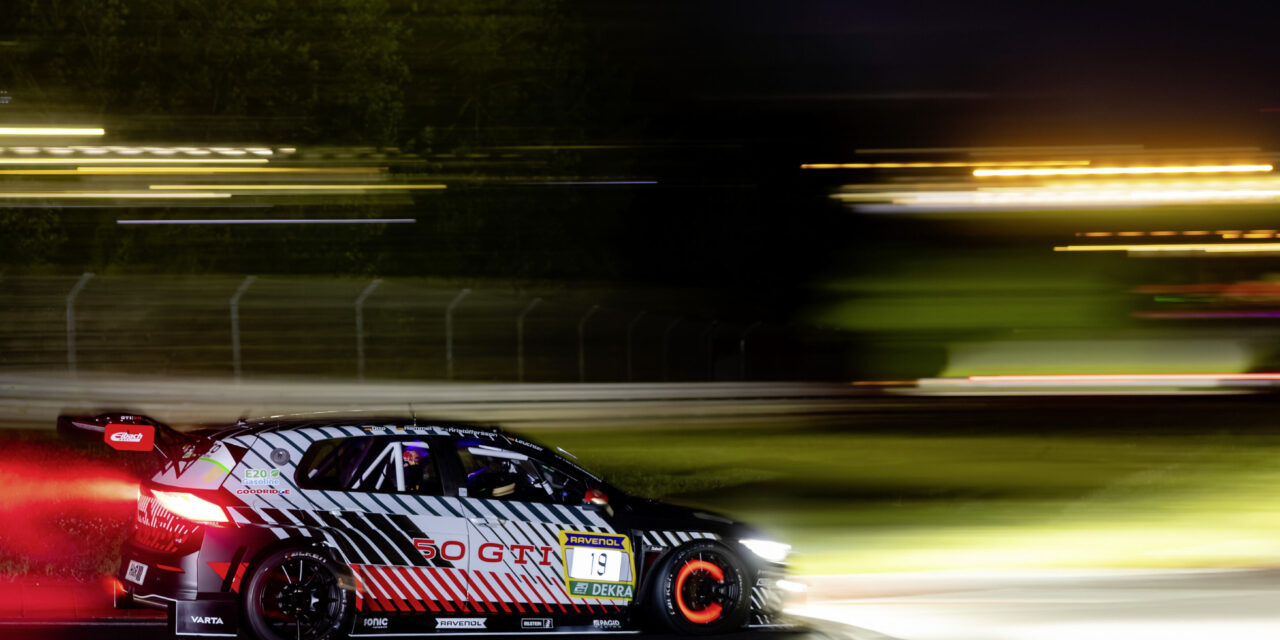 First the world premiere, then a class win: successful 24h Nürburgring for the VW Golf GTI