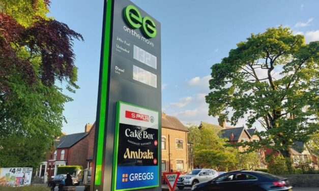 EG On The Move Celebrates Blackburn Site Launch With Cake Box