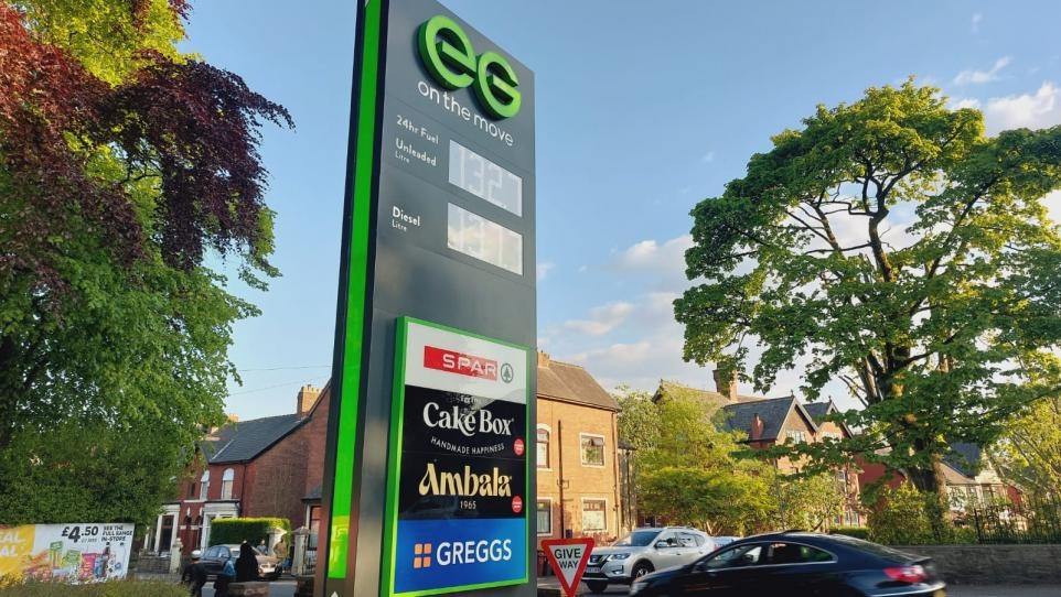 EG On The Move Celebrates Blackburn Site Launch With Cake Box