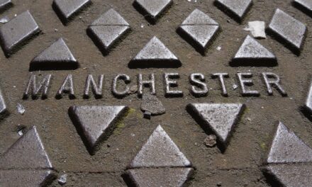 Manchester City Centre Fire: Hotspur Press Blaze Causes Major Disruption