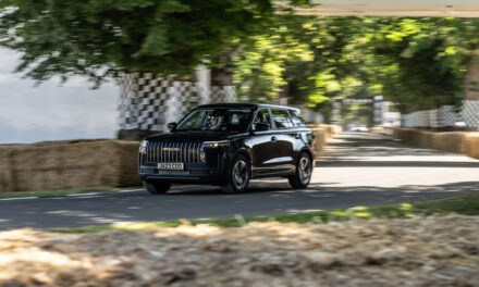 Five-star welcome – JAECOO 5 draws crowds at Goodwood Festival of Speed