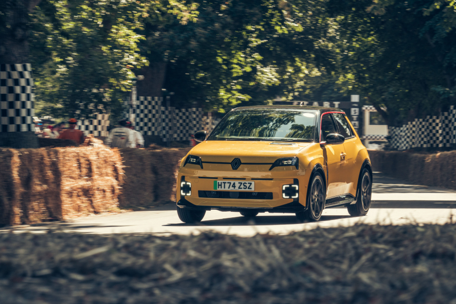 Renault 4, Renault 5 and Renault 5 Turbo 3E wow the sell-out crowds at Goodwood Festival of Speed