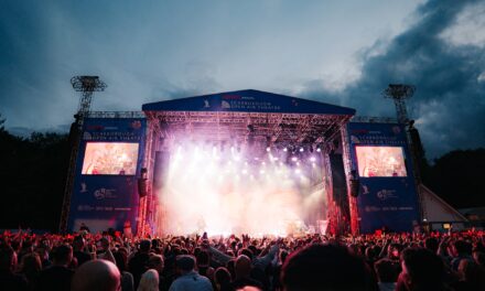 PICTURES – THE SCRIPT & TOM WALKER – SCARBOROUGH OPEN AIR THEATRE