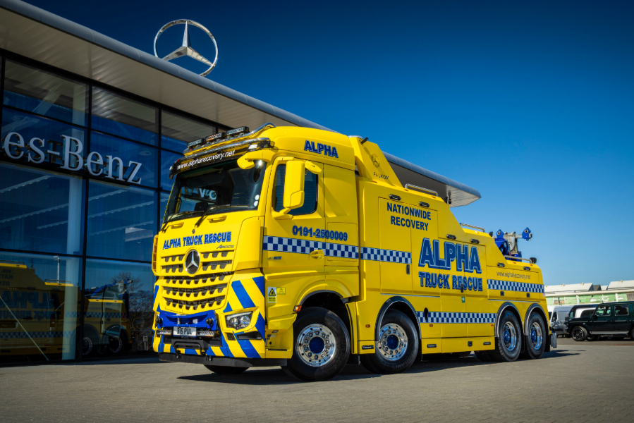 Alpha Recovery expands fleet with first Mercedes-Benz Arocs from Bell Truck and Van