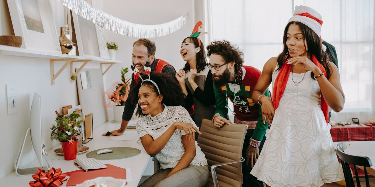 How to Choose the Perfect Hamper for Your Workmates