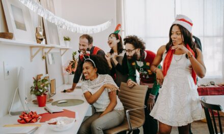 How to Choose the Perfect Hamper for Your Workmates