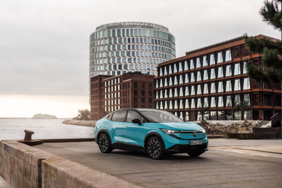 All-New LEAF hits the road – Boasting 386 mile range, top-level technology and sleek aerodynamic design