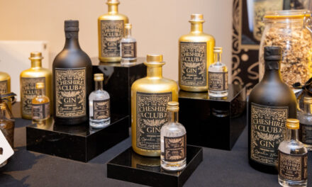 The Cheshire Club Signature Blends Gin was launched at the Crème de la Crème Cheshire Business Awards to great acclaim!