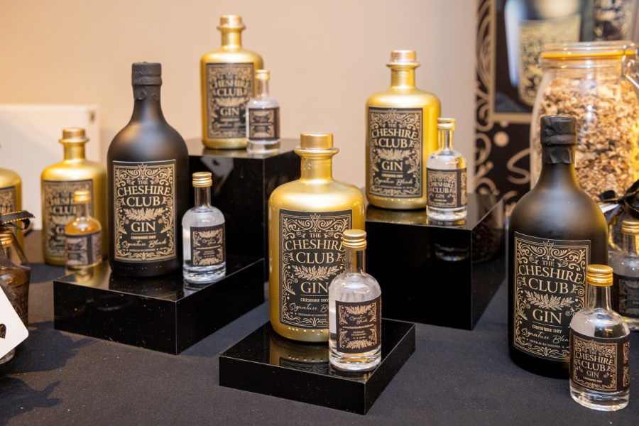 The Cheshire Club Signature Blends Gin was launched at the Crème de la Crème Cheshire Business Awards to great acclaim!