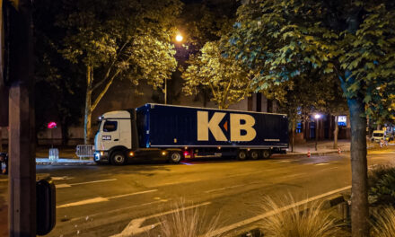 From runway to responsibility: electric Mercedes-Benz eActros 600 brings zero emissions logistics to Paris Fashion Week